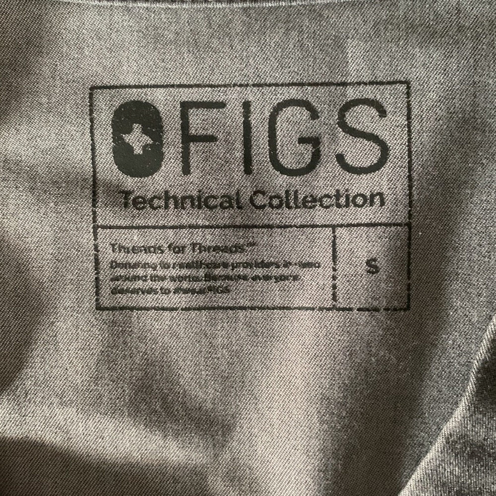 COPY - Charcoal Casma three-pocket scrub top - Picture 4 of 4